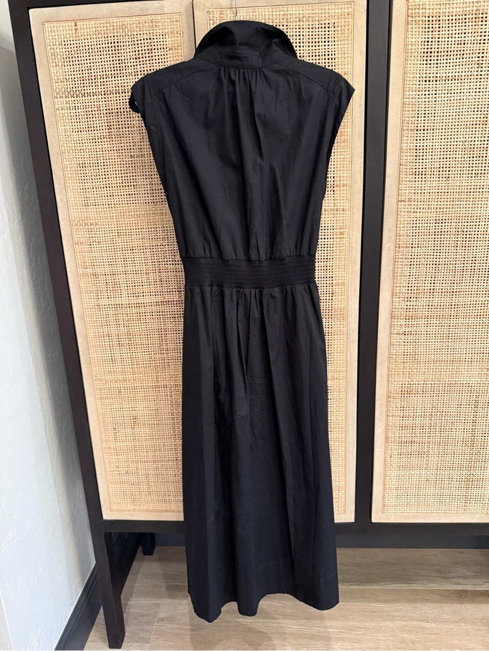 Evereve Perry Midi Dress Black Sleeveless Button-Front Dress with Tie Waist - Picture 4 of 10